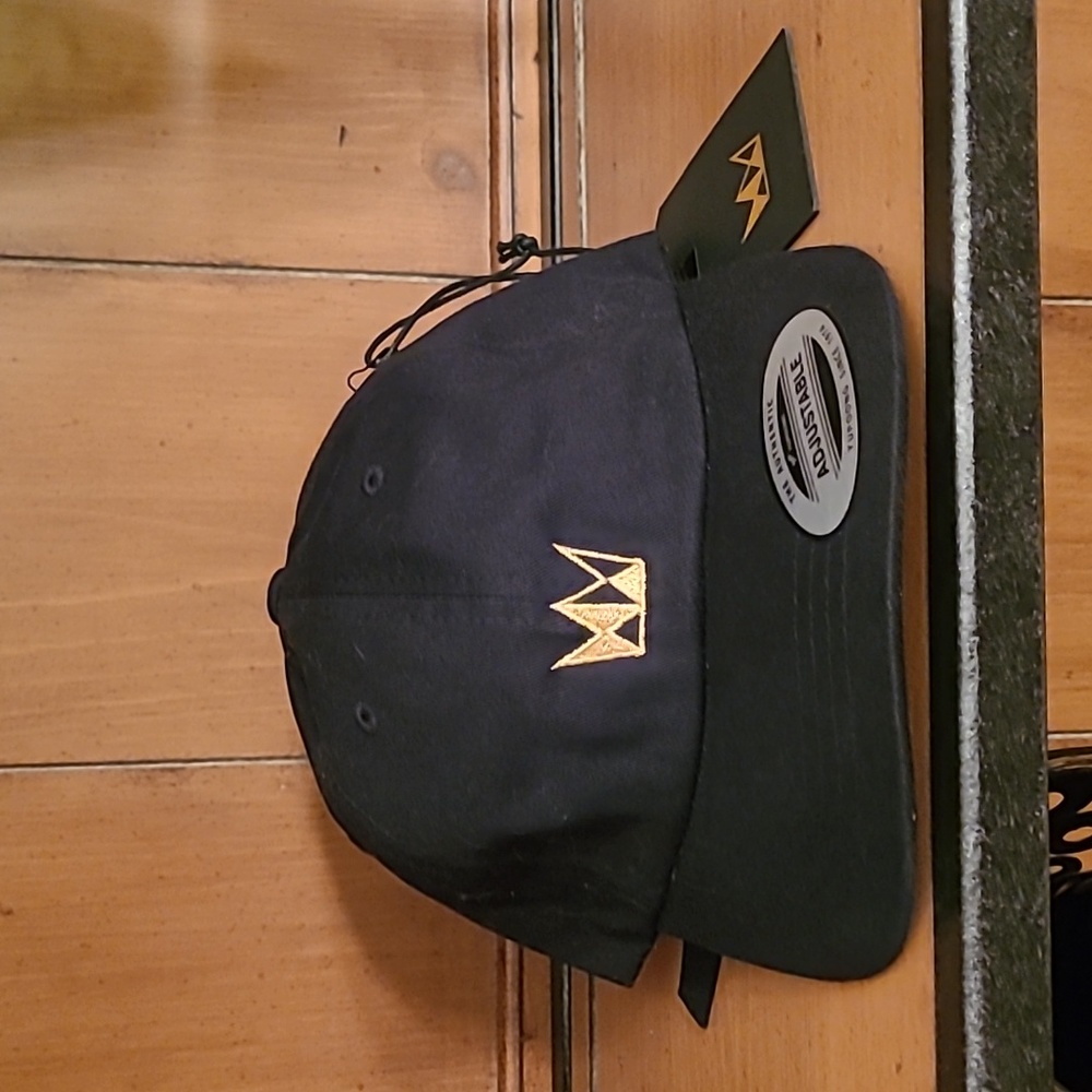 WCC Black Hat, NWT